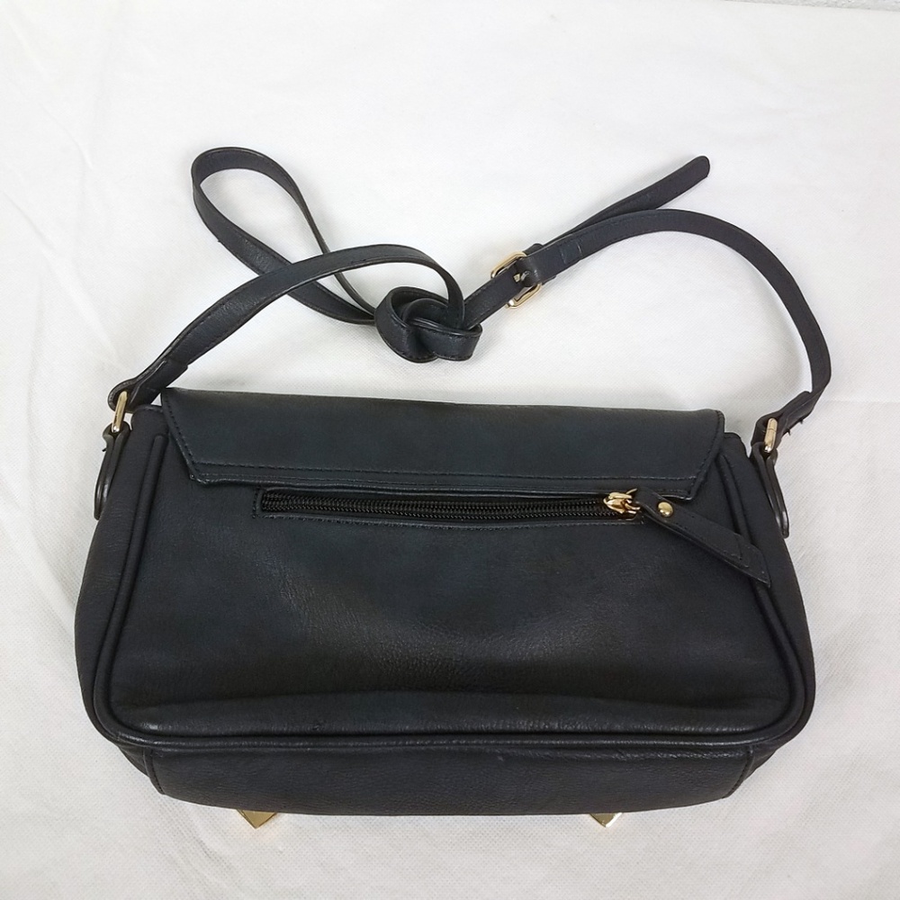 Charming Charlie Adjustable Strap Cross Body Bag - Picture 5 of 8